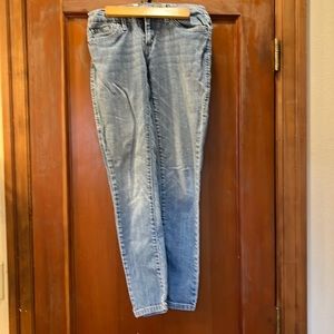 Levi’s low skinny 531 light wash jeans size 0. Great shape.